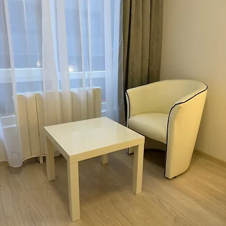 White Pearl - Location, Bright & Spacious, Newly Renovated