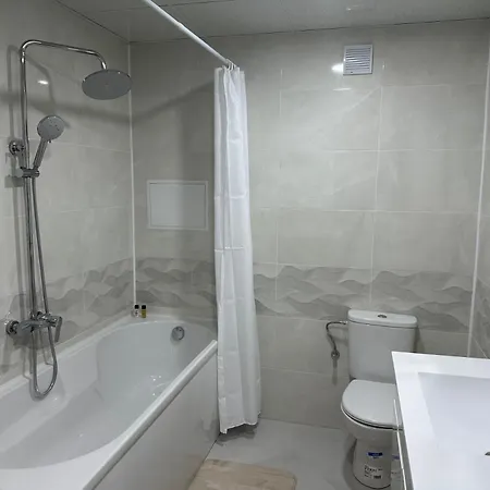 White Pearl - Location, Bright & Spacious, Newly Renovated *