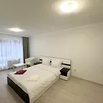 White Pearl - Location, Bright & Spacious, Newly Renovated Appartamento *