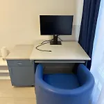 White Pearl - Location, Bright & Spacious, Newly Renovated