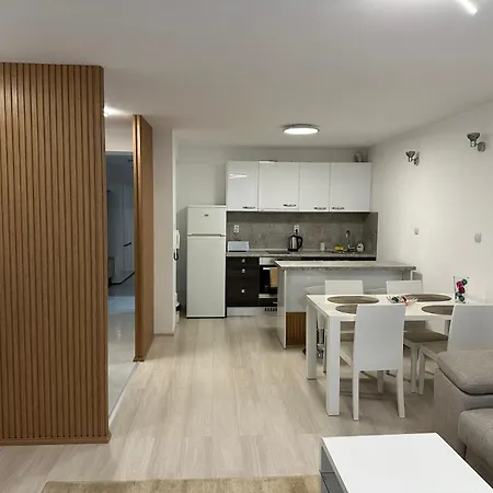 White Pearl - Location, Bright & Spacious, Newly Renovated Apartmán Sofie