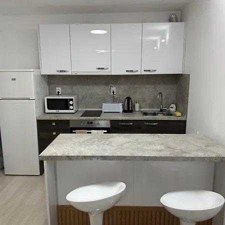 White Pearl - Location, Bright & Spacious, Newly Renovated شقة صوفيا