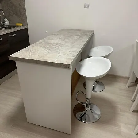 White Pearl - Location, Bright & Spacious, Newly Renovated Apartmán