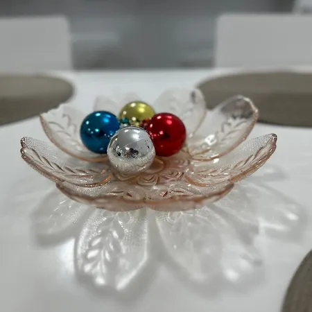 White Pearl - Location, Bright & Spacious, Newly Renovated