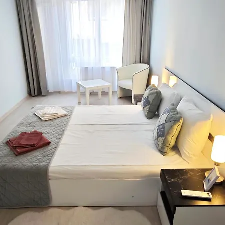 Apartment White Pearl - Location, Bright & Spacious, Newly Renovated *