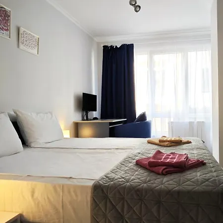 White Pearl - Location, Bright & Spacious, Newly Renovated Apartment *