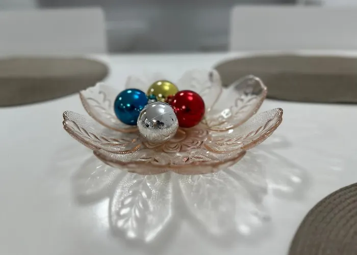 White Pearl - Location, Bright & Spacious, Newly Renovated