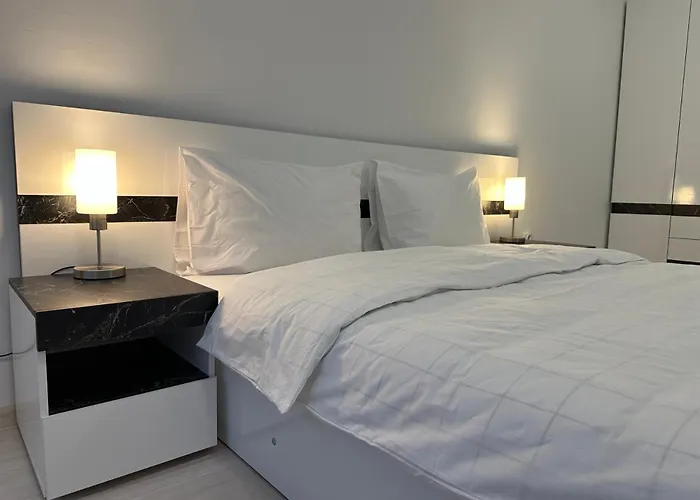 White Pearl - Location, Bright & Spacious, Newly Renovated * Sofía