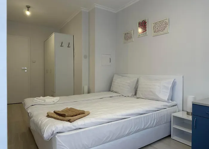 White Pearl - Location, Bright & Spacious, Newly Renovated * Sofía