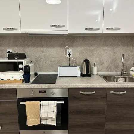 Apartman White Pearl - Location, Bright & Spacious, Newly Renovated